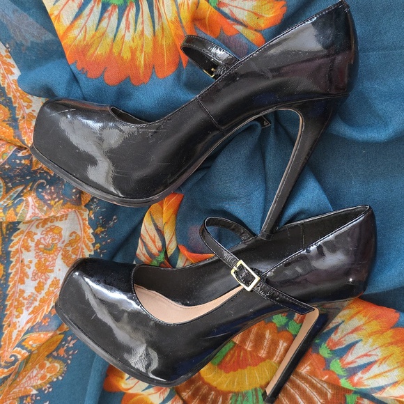 Womens Steve Madden Glossy Black High Heels W Strap Size 8M Leather Upper - Picture 8 of 9